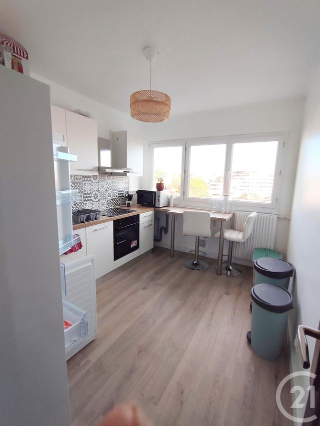 Appartement T5 &agrave; louer - 5 pi&egrave;ces - 85,72 m2 - St Herblain - 44 - PAYS-DE-LOIRE