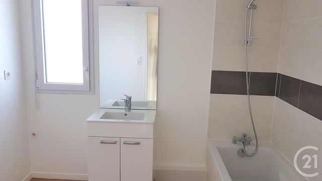 Appartement T3 &agrave; louer - 3 pi&egrave;ces - 62,80 m2 - St Herblain - 44 - PAYS-DE-LOIRE
