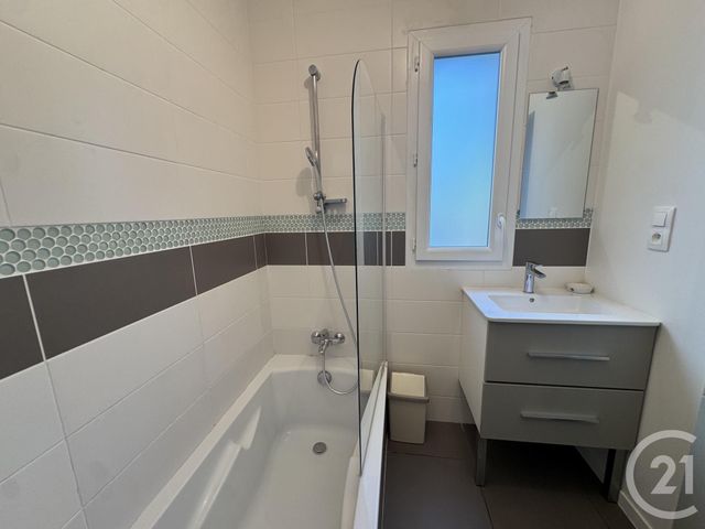 Maison &agrave; louer - 4 pi&egrave;ces - 94,85 m2 - St Ave - 56 - BRETAGNE